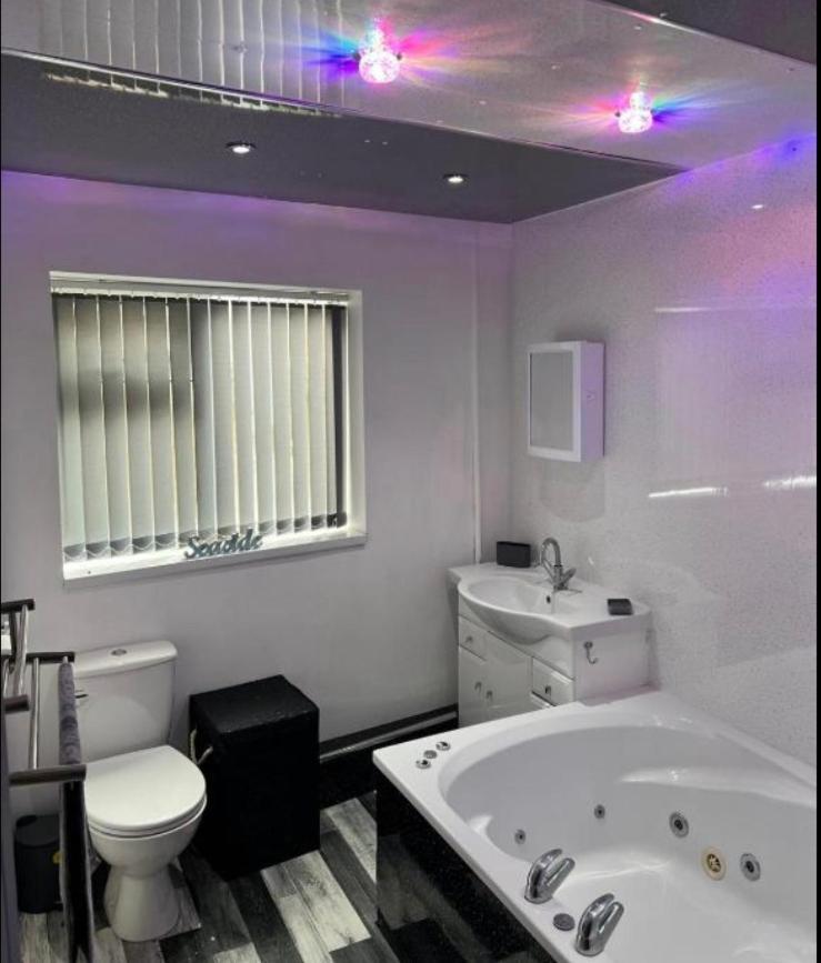 Sea View Apartment Large Balcony Whirlpool Bath 2 Bedrooms Sky Glass Tv Bridlington Buitenkant foto